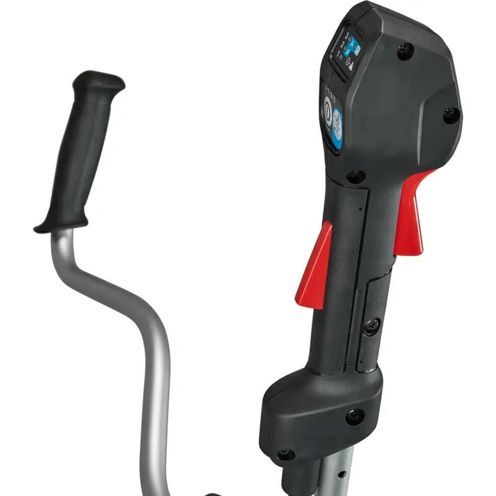 Аккумуляторная мотокоса Makita UR016GZ