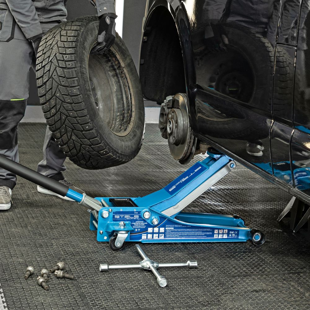 Домкрат гидравлический подкатной, быстр.подъем, 3т LOW PROFILE QUICK LIFT, 75-515 мм, проф Stels