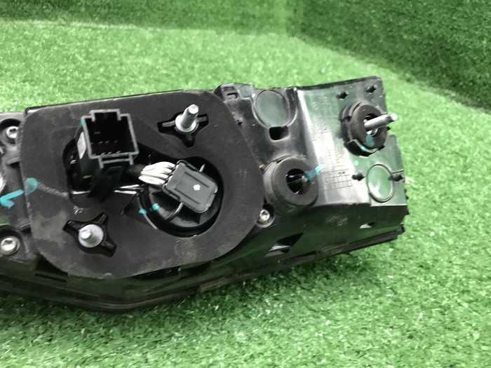 Фонарь крышки багажника Geely Monjaro (2021-н.в.)