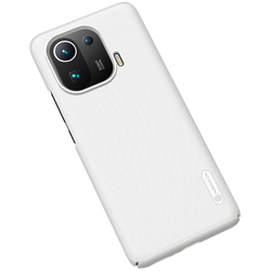 Тонкий чехол белого цвета от Nillkin для Xiaomi Mi 11 Pro с 2021 года, серия Super Frosted Shield