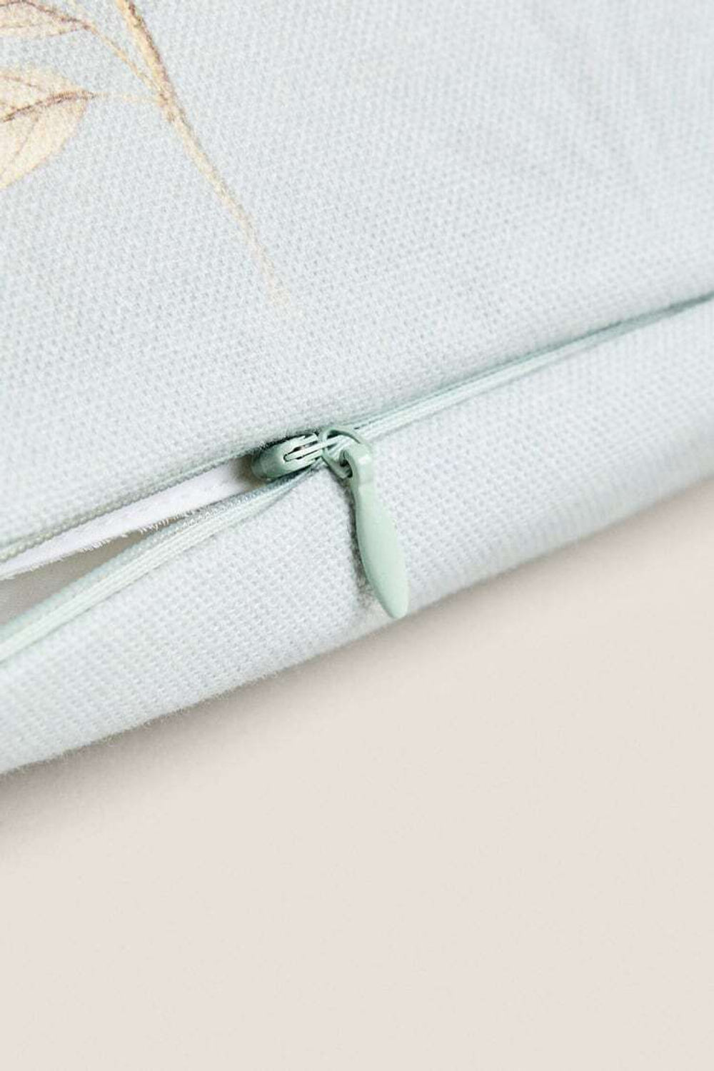 ZARA HOME ЧЕХОЛ ДЛЯ ДЕКОРАТИВНОЙ ПОДУШКИ С ЦВЕТОЧНЫМ УЗОРОМ, ГОЛУБОЙ