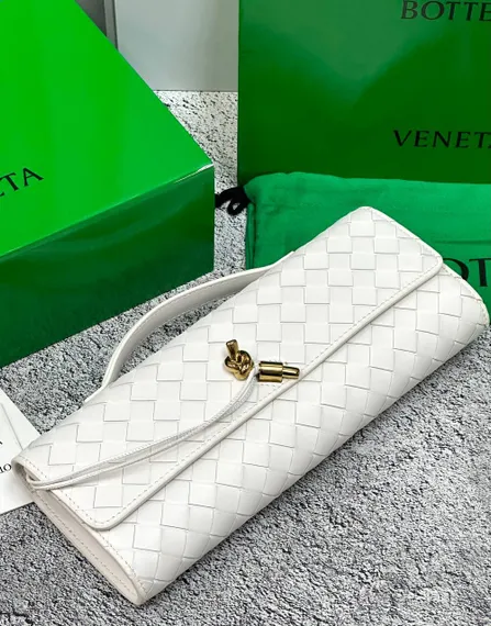 Клатч Bottega Veneta Andiamo белый
