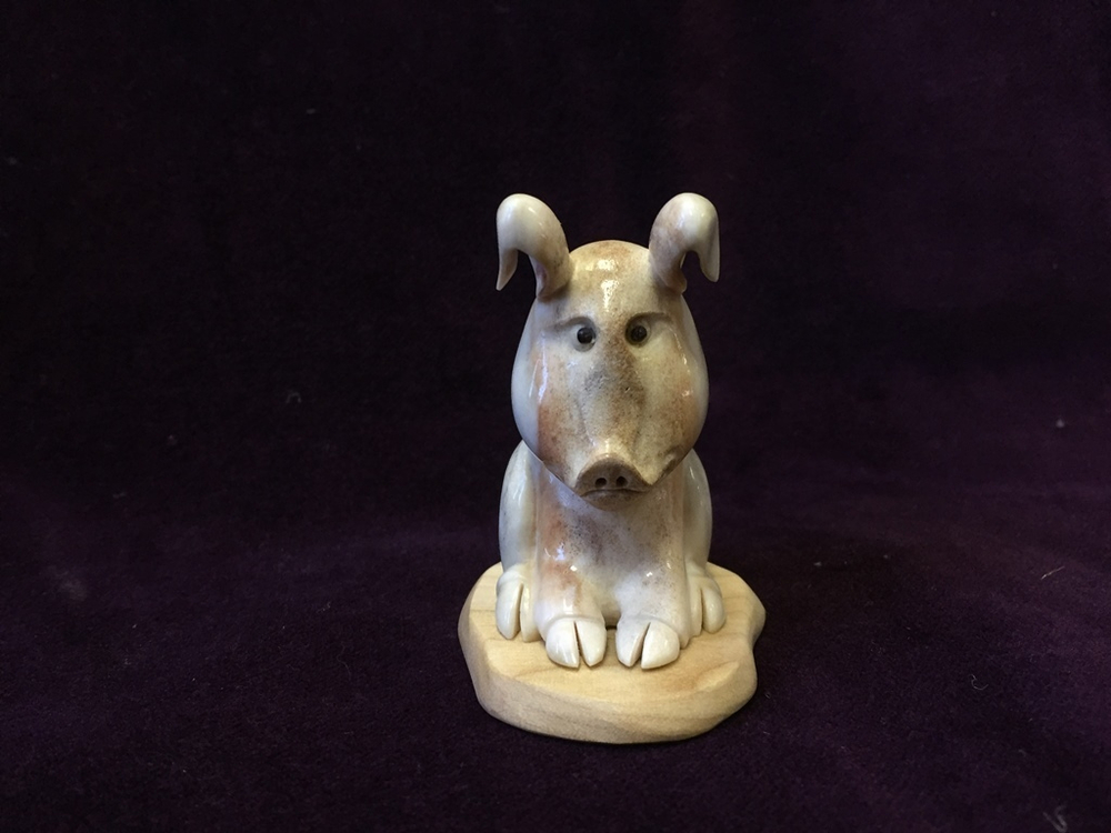 Поросёнок, фигурка из кости