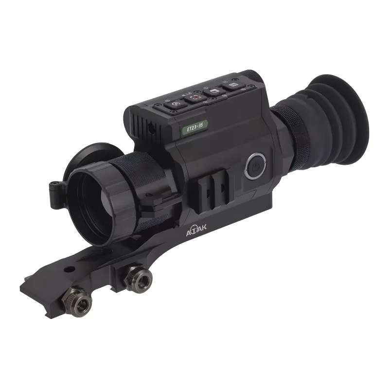 Тепловизионный прицел ATAK ET23-35 - вид спереди сбоку на кронштейне