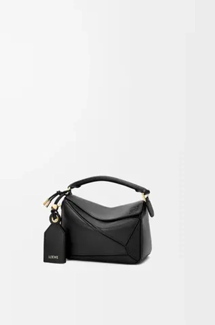 Loewe Сумка-мини Puzzle Featherlight из овечьей кожи наппа, черный