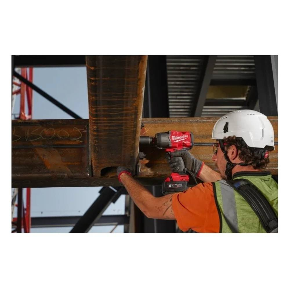Аккумуляторный гайковерт Milwaukee M18 FHIW2F12-502X ударный