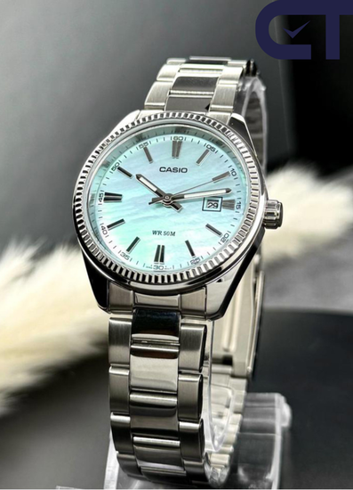 Casio LTP-1302DS-2A — женские часы с голубым перламутровым циферблатом и датой