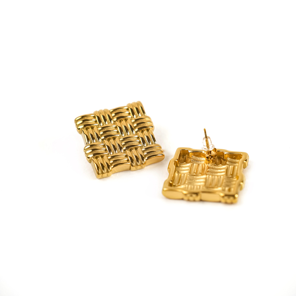Акцентные крупные серьги gold