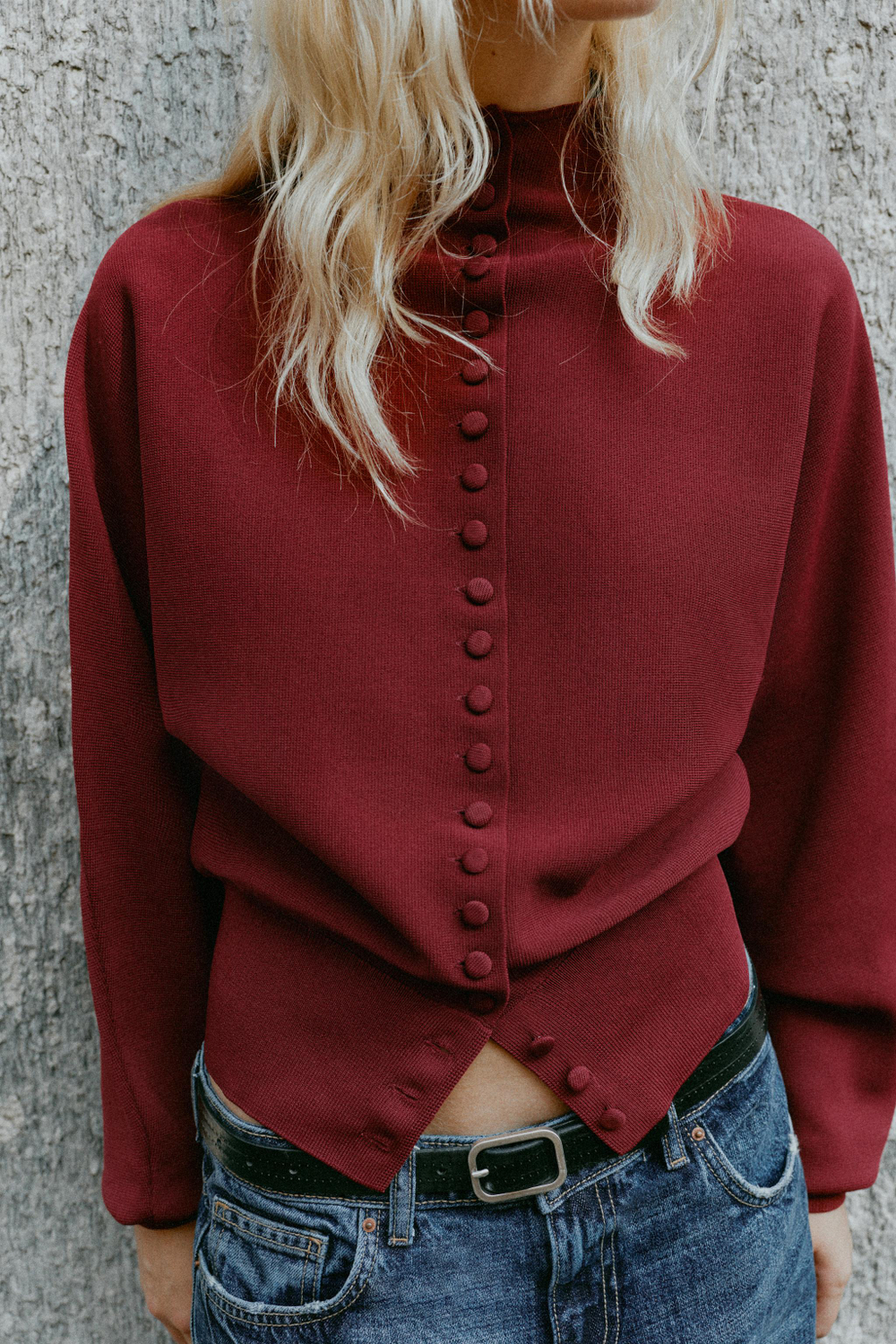 КАРДИГАН С ОБТЯЖНОЙ ПУГОВИЦЕЙ — ZARA