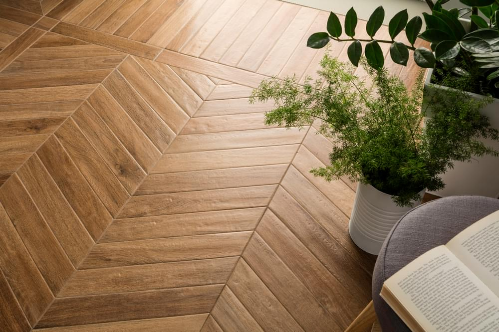Rondine Vintage Dore Chevron 7.5x40.7
