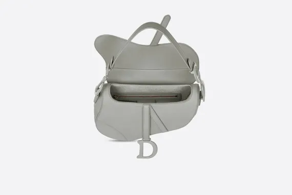 Сумка Dior Saddle с ультраматовым покрытием