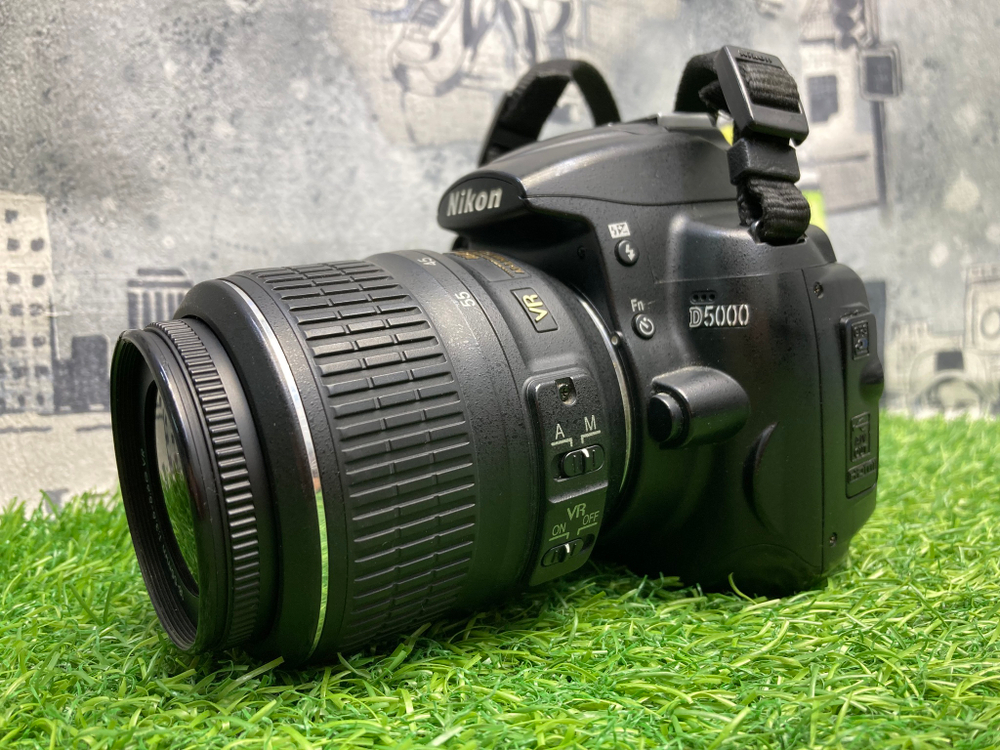 Nikon D5000 Kit 18-55mm 3.5-5.6G VR 11.000 кадров