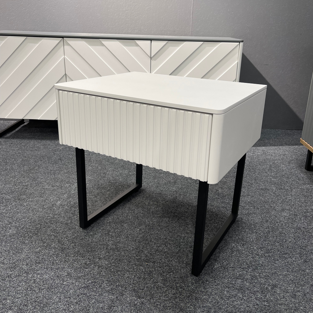 Тумба прикроватная на ножках с ящиком GROSS 6001 (RAL 9003-Черная)