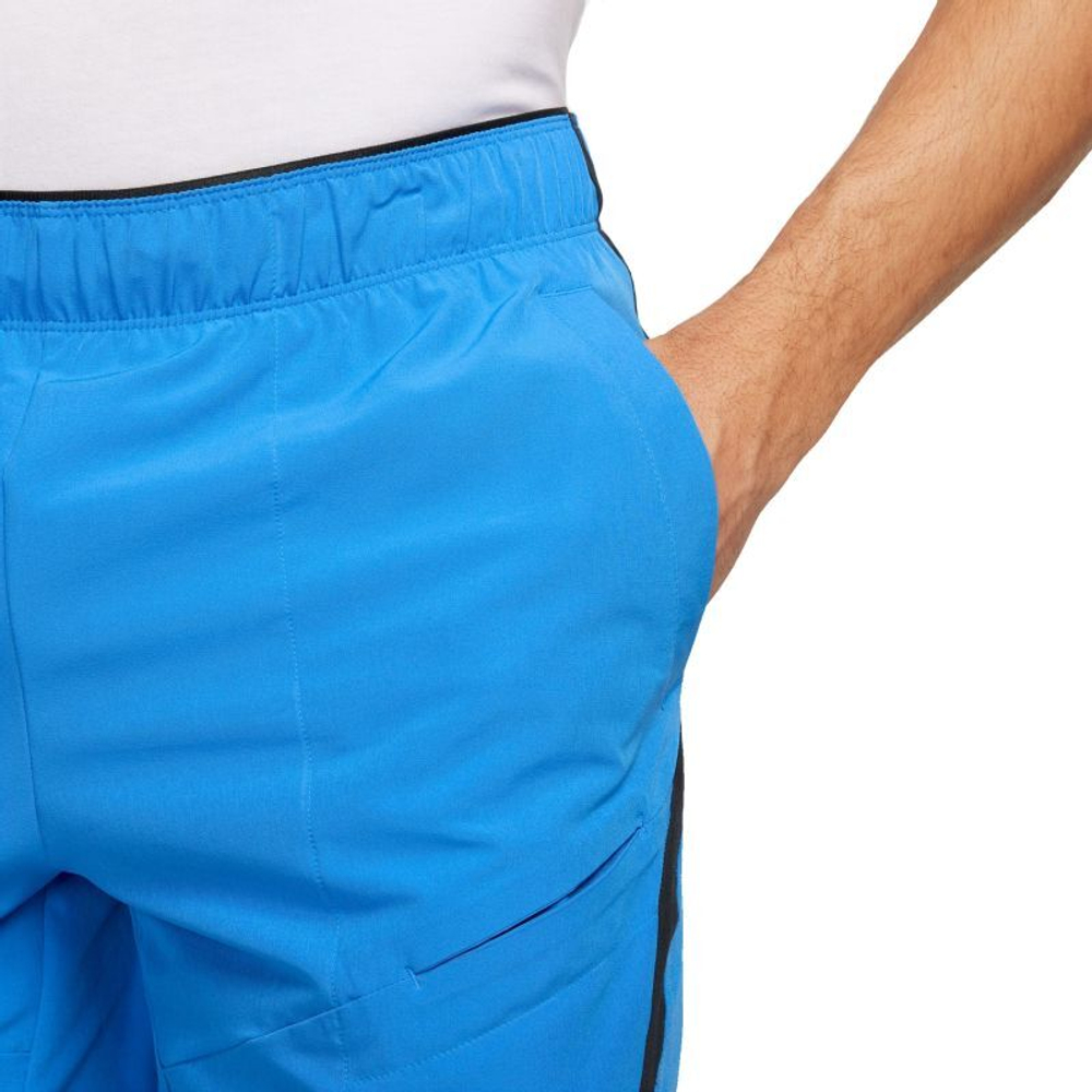 Мужские теннисные шорты Nike Court Dri-Fit Advantage 7" Tennis Short - light photo blue/black/white