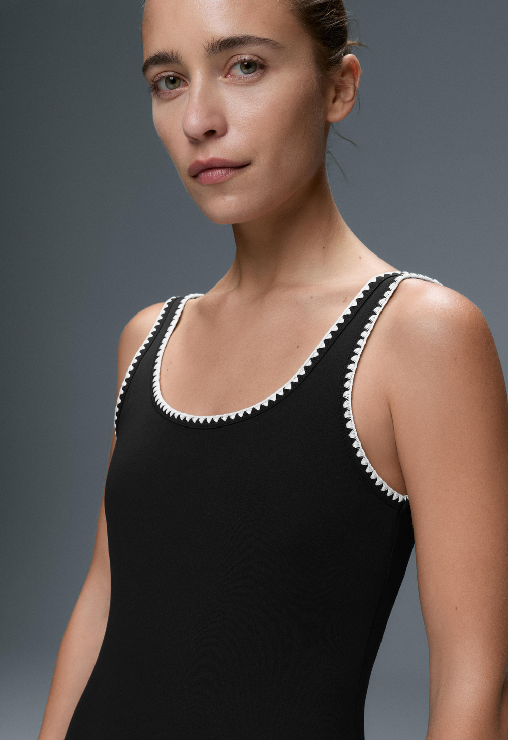 Oysho Короткий комбинезон Comfortlux, черный