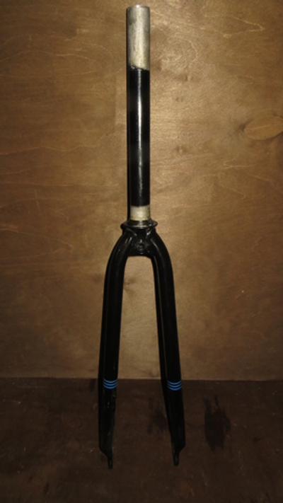 Вилка ригидная 28"