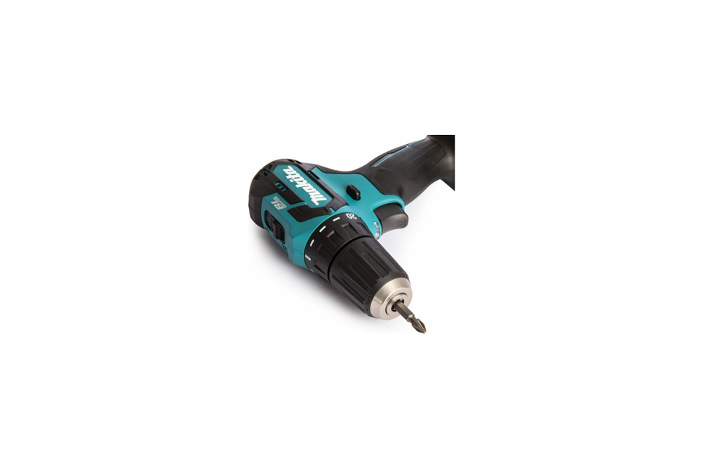 Аккумуляторная дрель-шуруповерт Makita CXT DF332DWAE