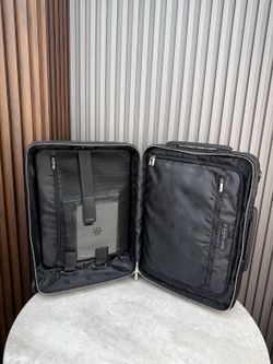 Дорожный чемодан Rimowa Distinct