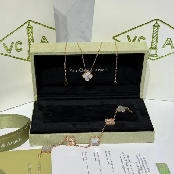 Подвеска Van Cleef & Arpels Alhambra