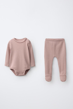 ZARA КОМПЛЕКТ ИЗ БОДИ И ПОЛЗУНКОВ В РУБЧИК, ЦВЕТ РОЗОВОГО МЕЛА
