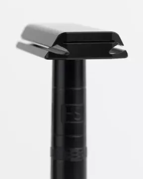 Т-образная бритва (станок) Henson Shaving AL13 v2.0, черная, Medium