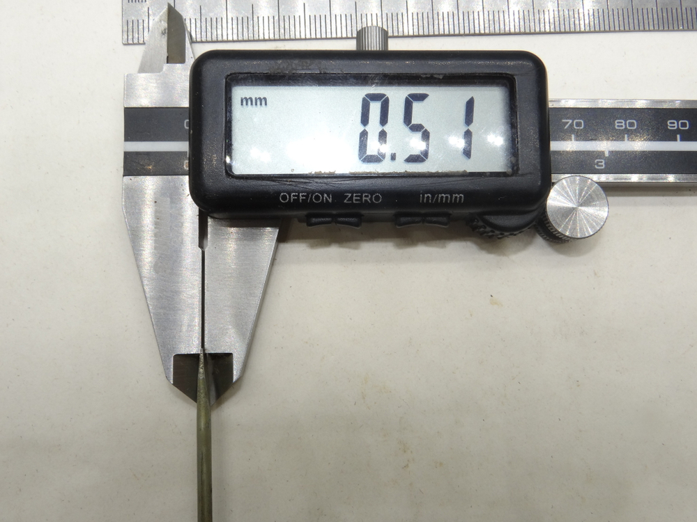 Отвертка шлицевая плоская (минусовая) 100х2.5х0.4мм (карболитовая ручка) СССР