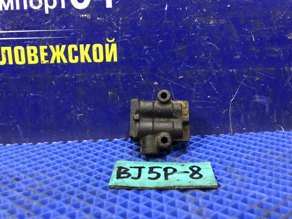 Распределитель тормозной MAZDA FAMILIA 2003