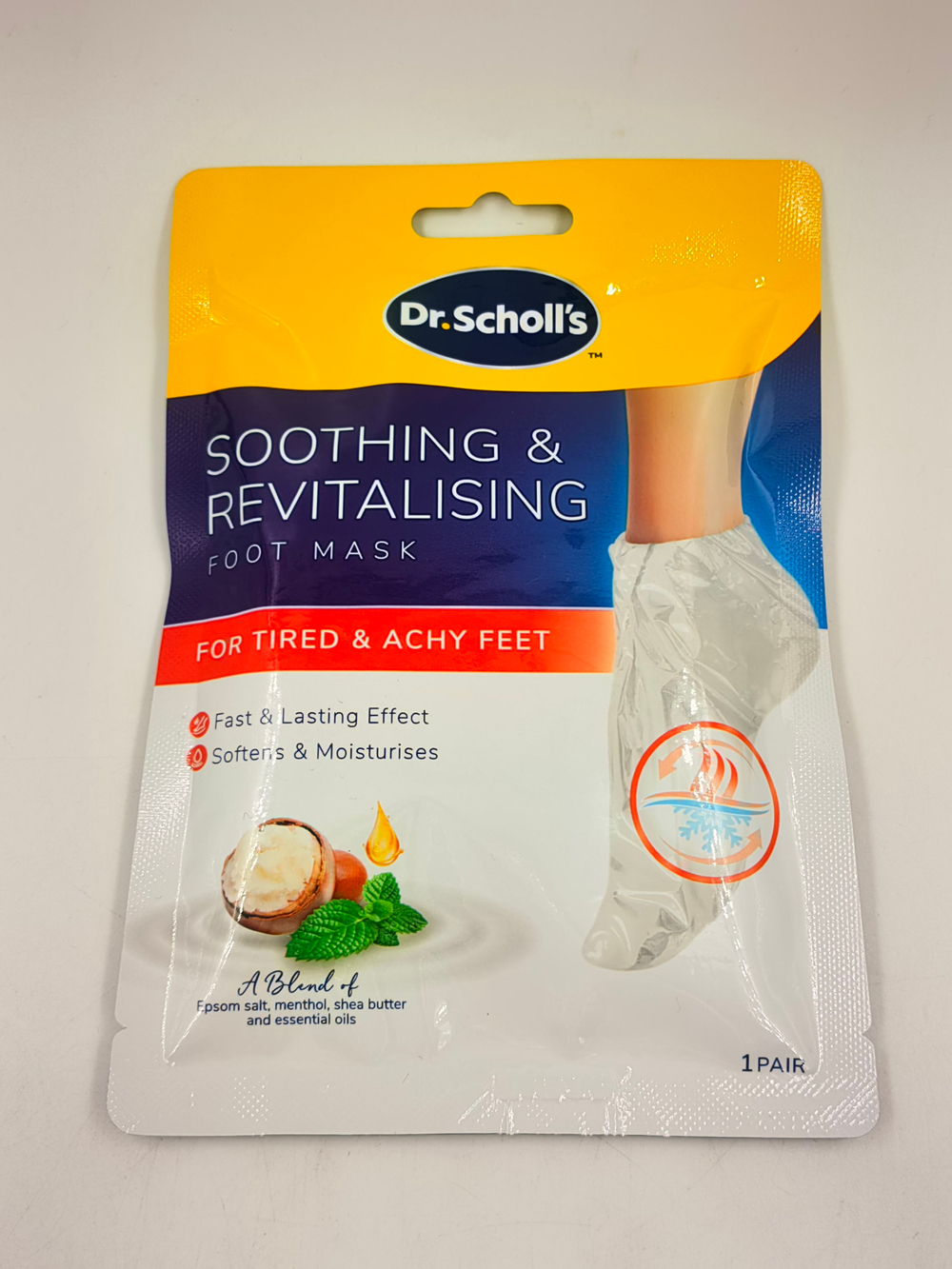 Scholl Маска для ног успокаивающая и восстанавливающая с английской солью, ментолом, маслом ши и эфирными маслами, 1 пара