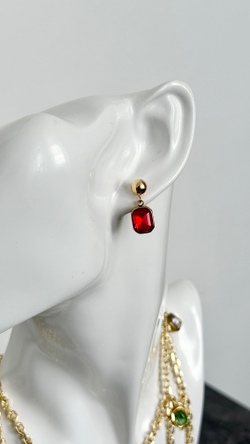 Серьги "Ариа" с красным кристаллом, оттенок золото