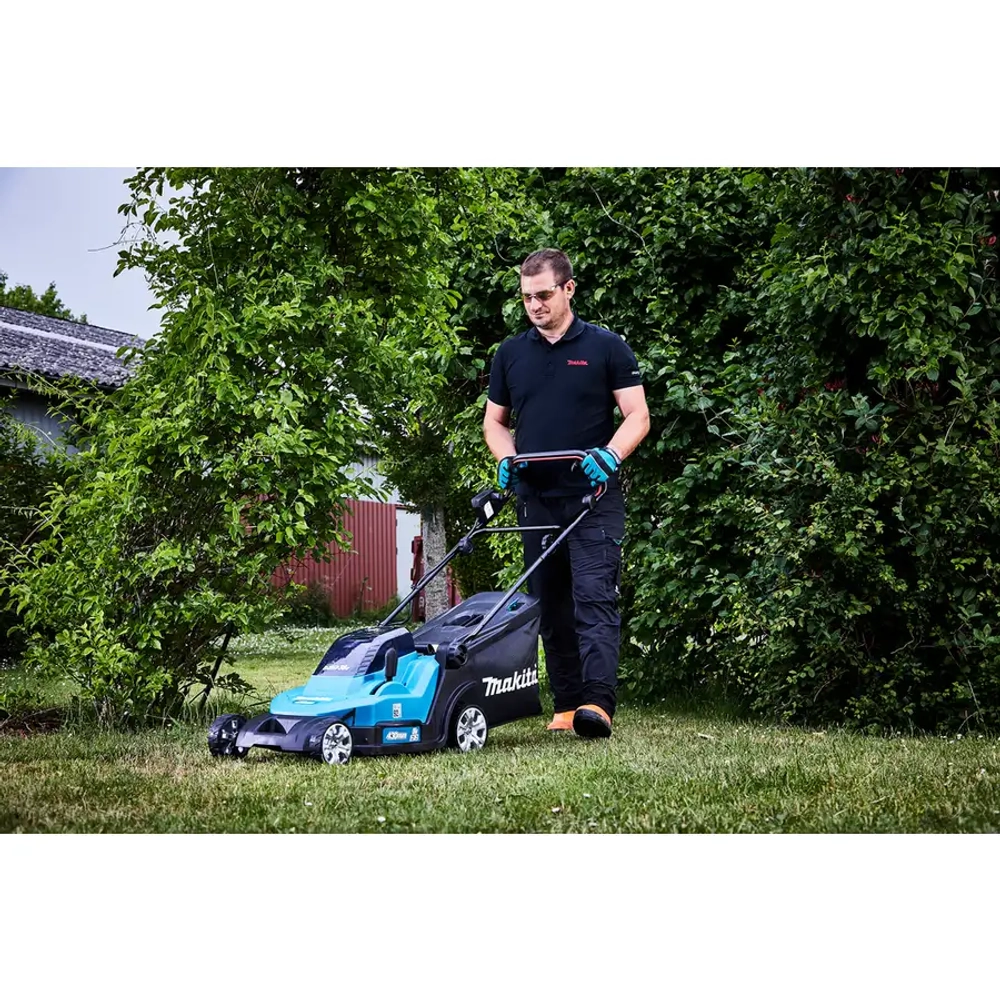 Аккумуляторная газонокосилка Makita DLM432Z