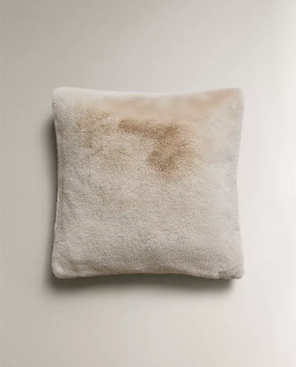 ZARA HOME НАВОЛОЧКА ДЛЯ ДЕКОРАТИВНОЙ ПОДУШКИ ИЗ ИСКУССТВЕННОЙ ШЕРСТИ, БЕЖЕВЫЙ