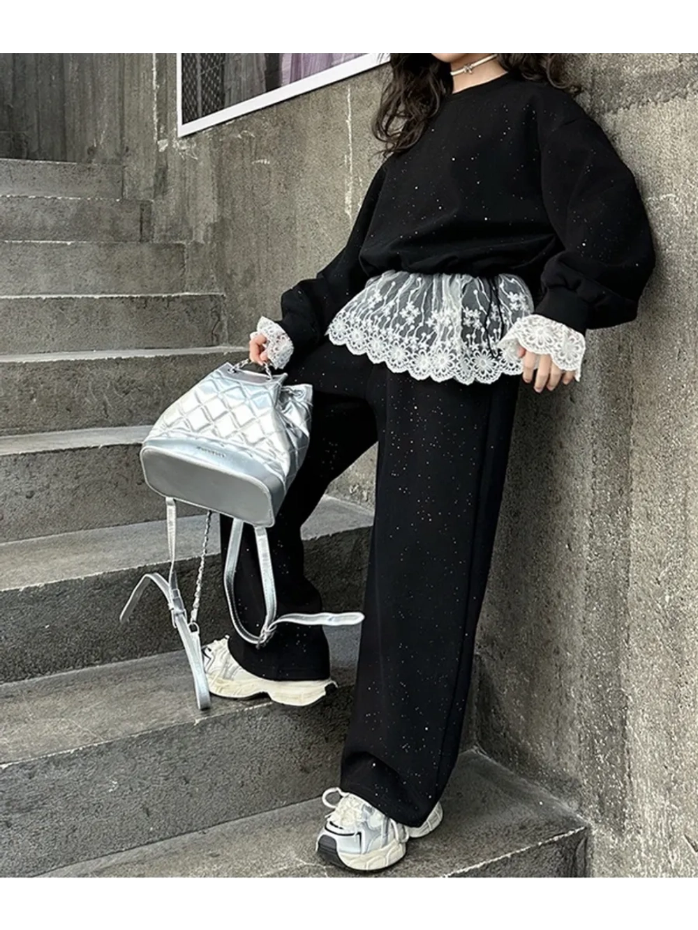 Костюм брючный c кружевом