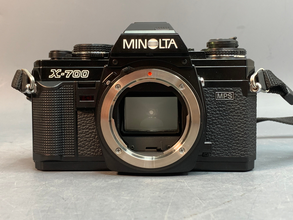 Minolta X-700 + Minolta MD 1.7/50(Заклинил затвор)