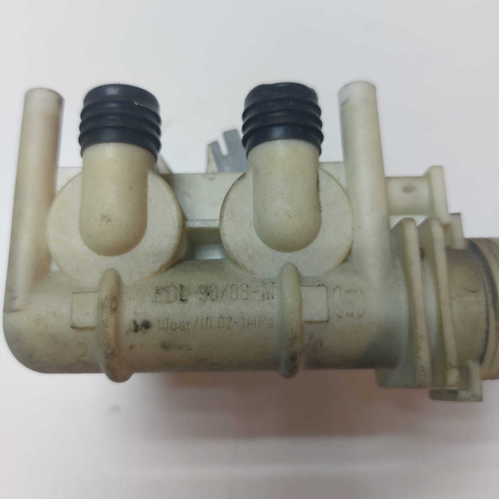 Клапан подачи воды для стиральной машины Ariston C00111096 б/у