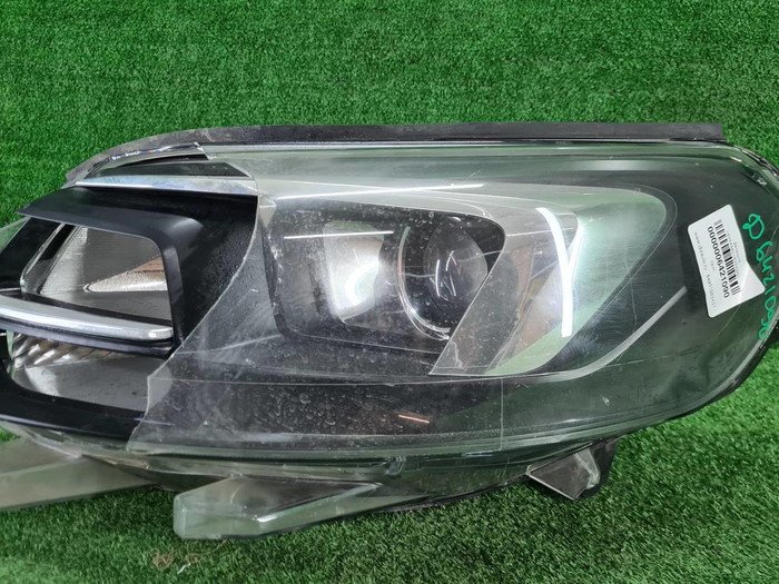 Фара левая Opel Zafira Life (2019-н.в.) галоген