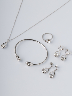 Клипсы-капли Белла с белыми кристаллами Swarovski в родии
