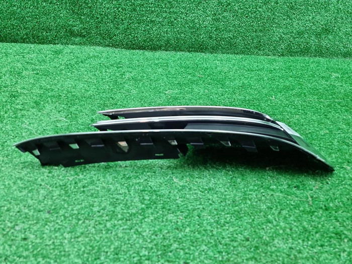 Решетка переднего бампера левая Audi A8 4 D5 17-22