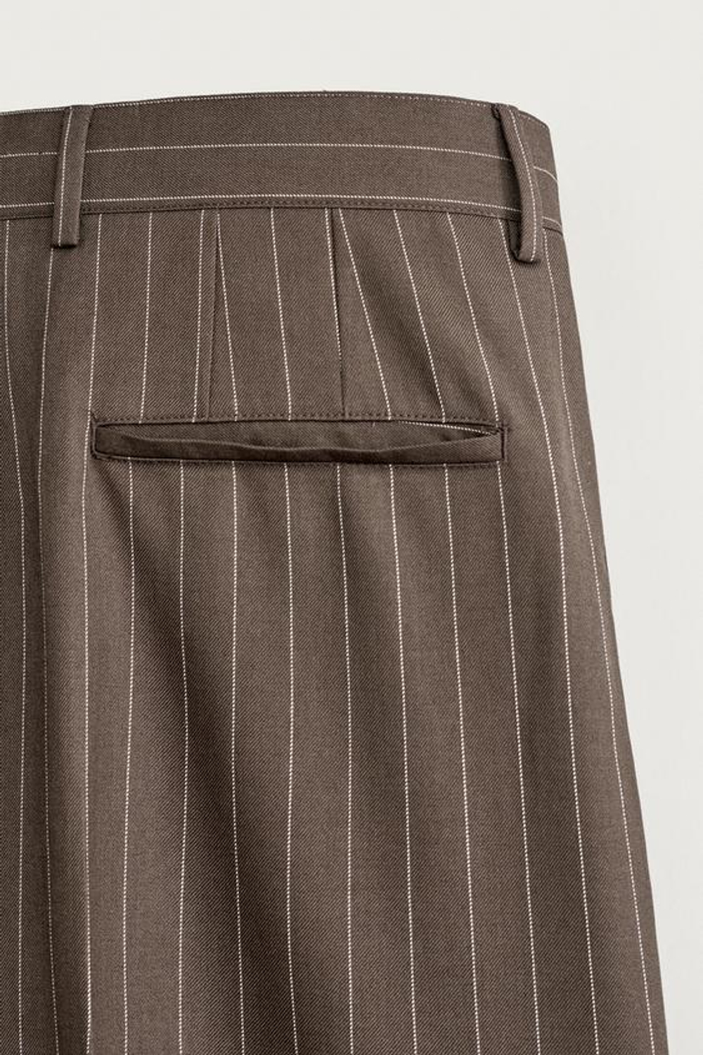 ZARA БРЮКИ СО СКЛАДКАМИ В ТОНКУЮ ПОЛОСКУ, РЫЖЕВАТО-КОРИЧНЕВЫЙ