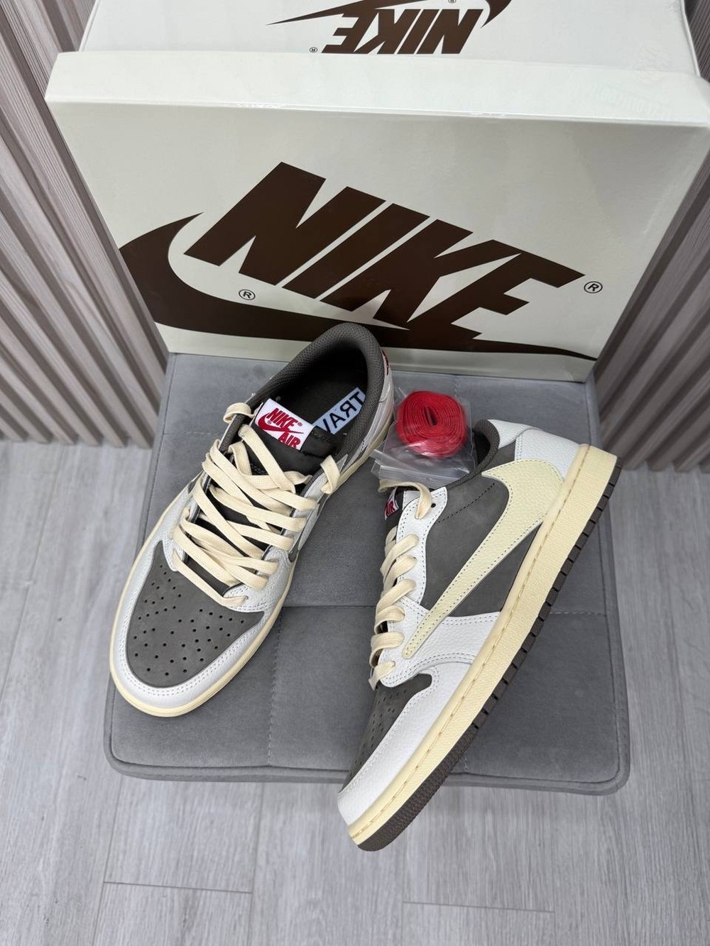 Кеды Nike Air Jordan & Travis Scott