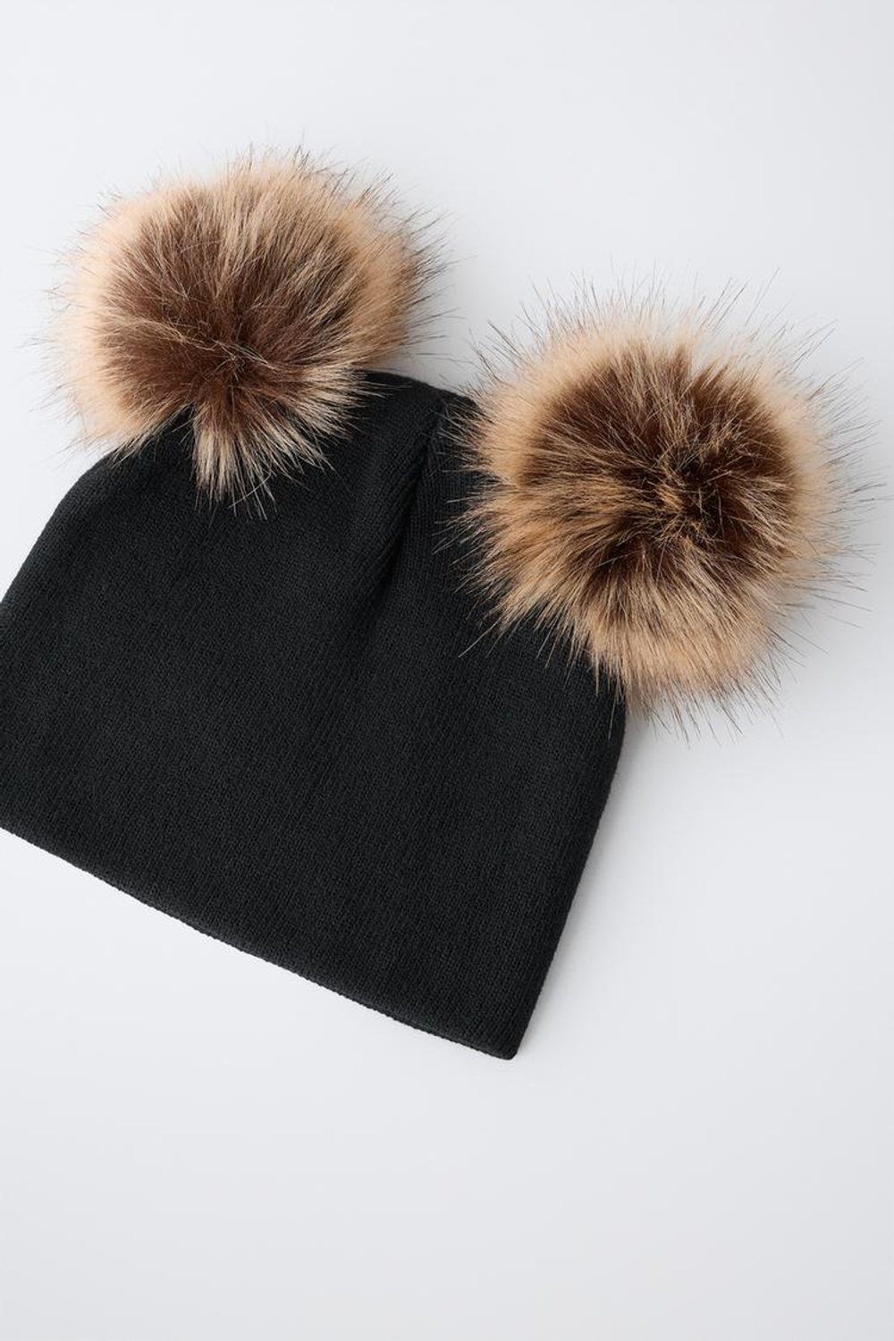 ZARA ТРИКОТАЖНАЯ ШАПКА С ПОМПОНАМИ, ЧЕРНЫЙ