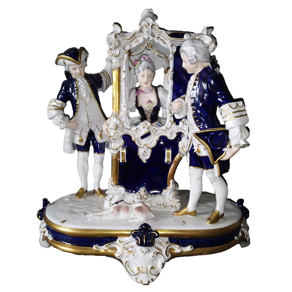 Фарфоровая многофигурная композиция «Прогулка на портшезе» Royal Dux, 1970 г.