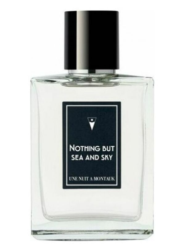 Une Nuit Nomade Nothing but Sea and Sky