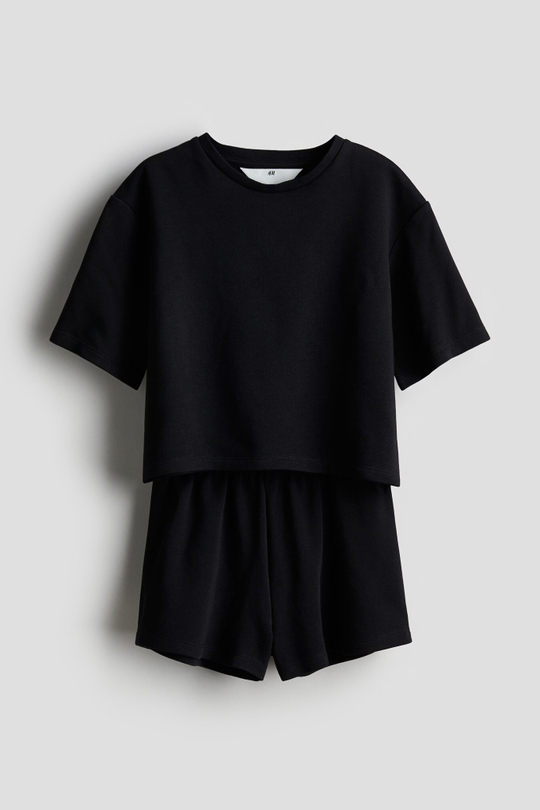 H&M Комплект из футболки и шорт, черный