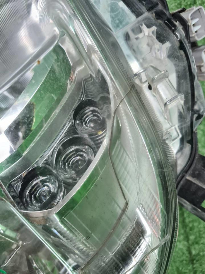 Фара правая Toyota Prado 150 17-нв галоген