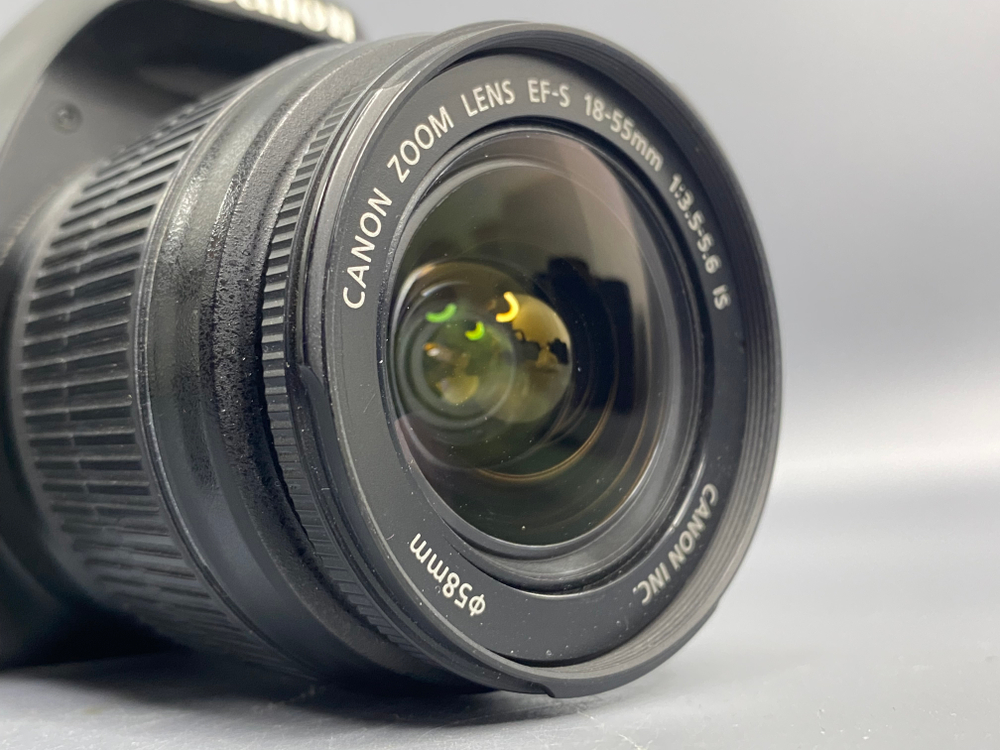 Canon 550D Kit 18-55mm IS 16500 кадров