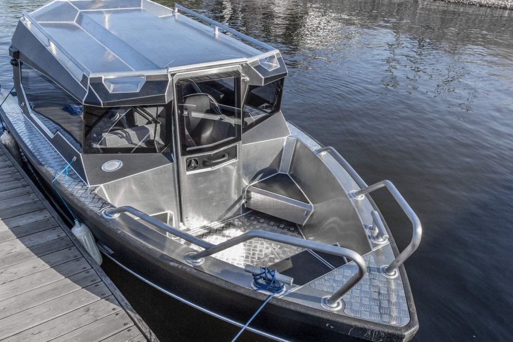 Катер Volzhanka VOYAGER 600 COB (CabinOpenBow)
