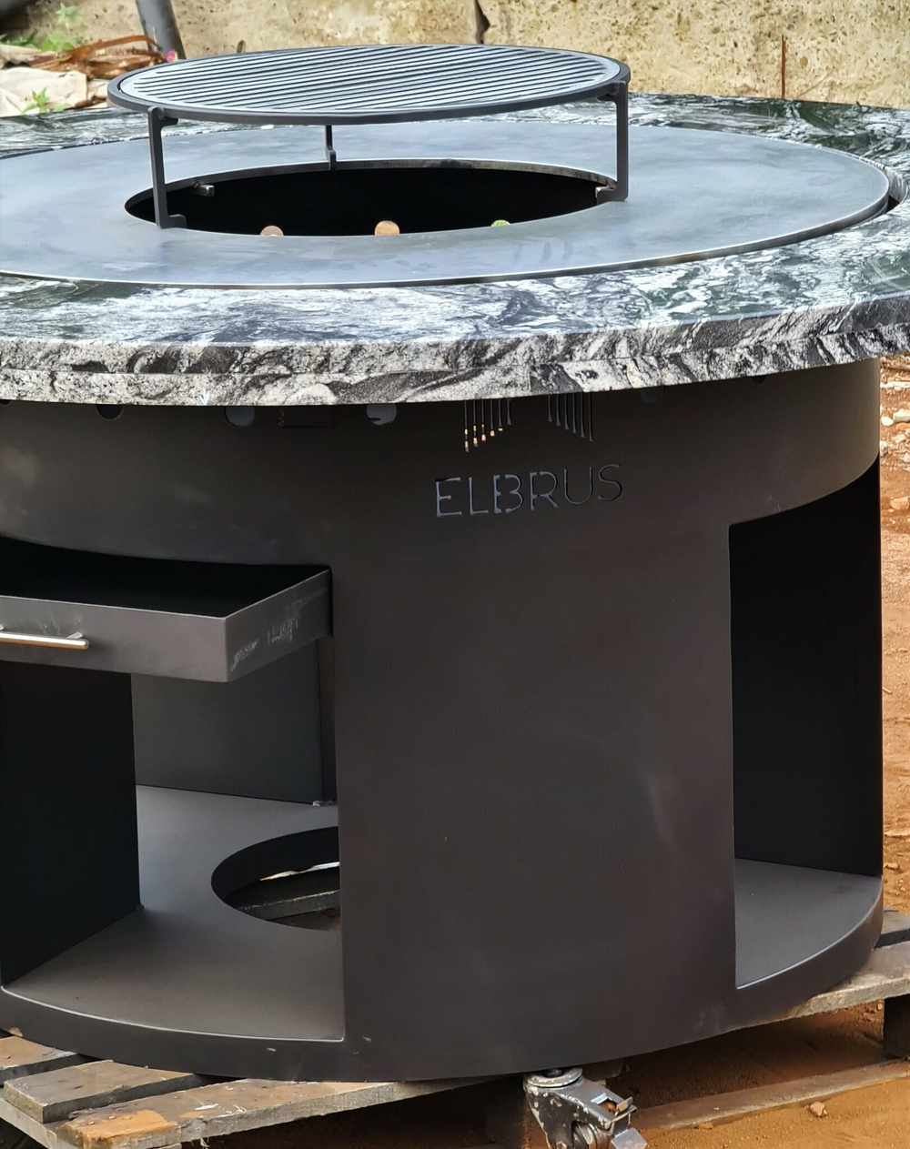 Дровяной гриль-стол Elbrus Grill Гималаи 1000 (диаметр стола 1620 мм)