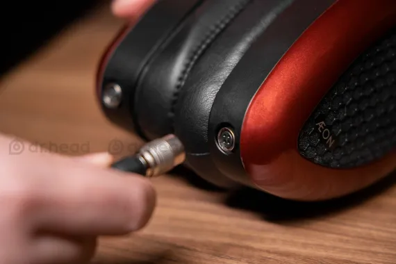 Dan Clark Audio AEON 2 Open Black Red 4-pin XLR