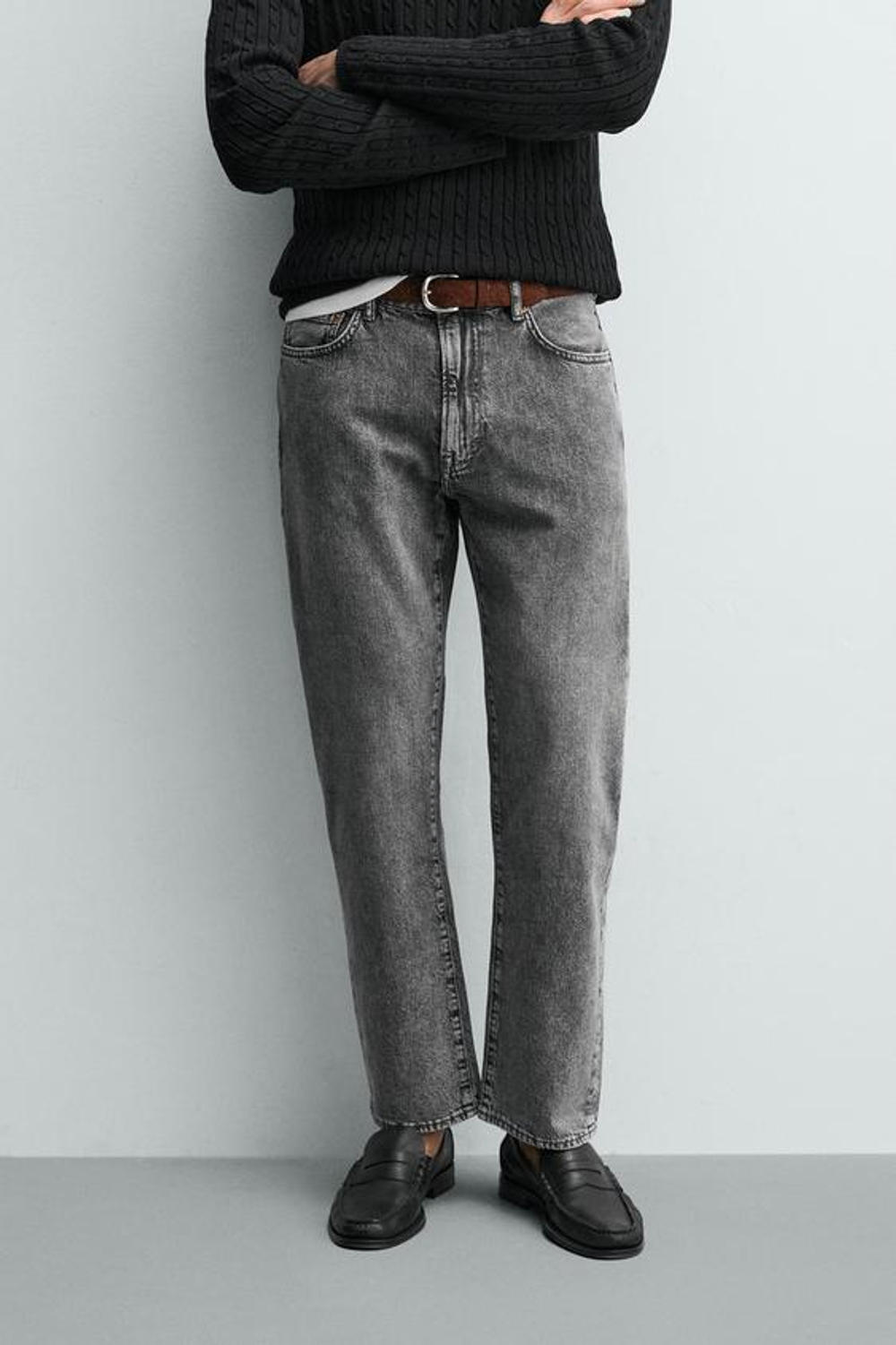 ZARA ДЖИНСЫ REGULAR FIT ОБЛЕГЧЕННЫЕ, СЕРЫЙ
