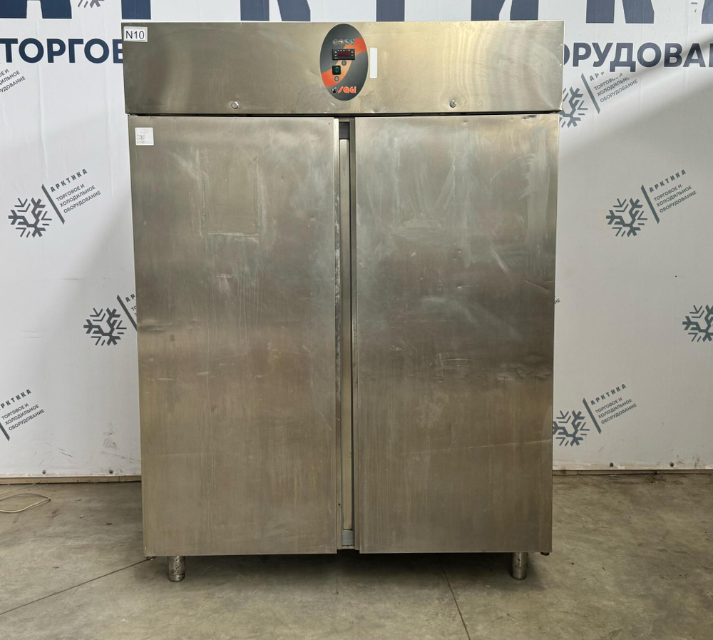 Шкаф холодильный из нержавеющей стали Sagi AS140